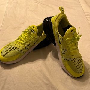 Nike airmax 270. Volt
